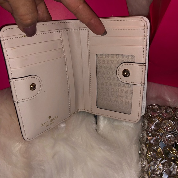 Kate Spade Wallet (Authentic) - Picture 5 of 8
